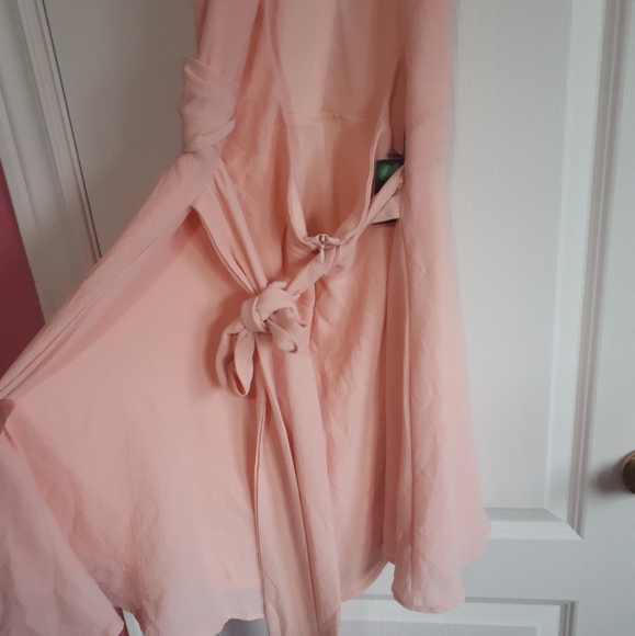 Halter cocktail dress - Picture 3 of 4